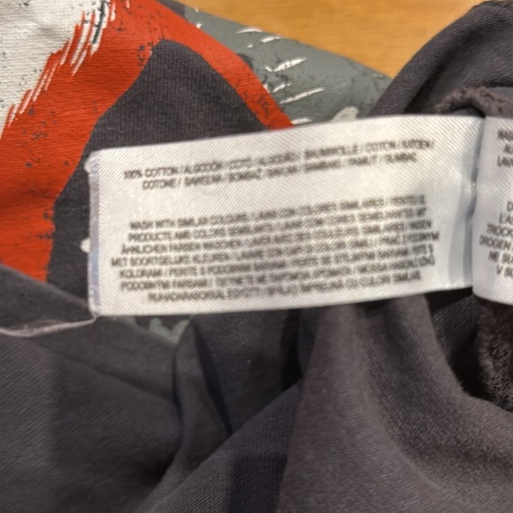 Disney The nightmare before Christmas short sleeve tee shirt size medium. - Picture 6 of 7